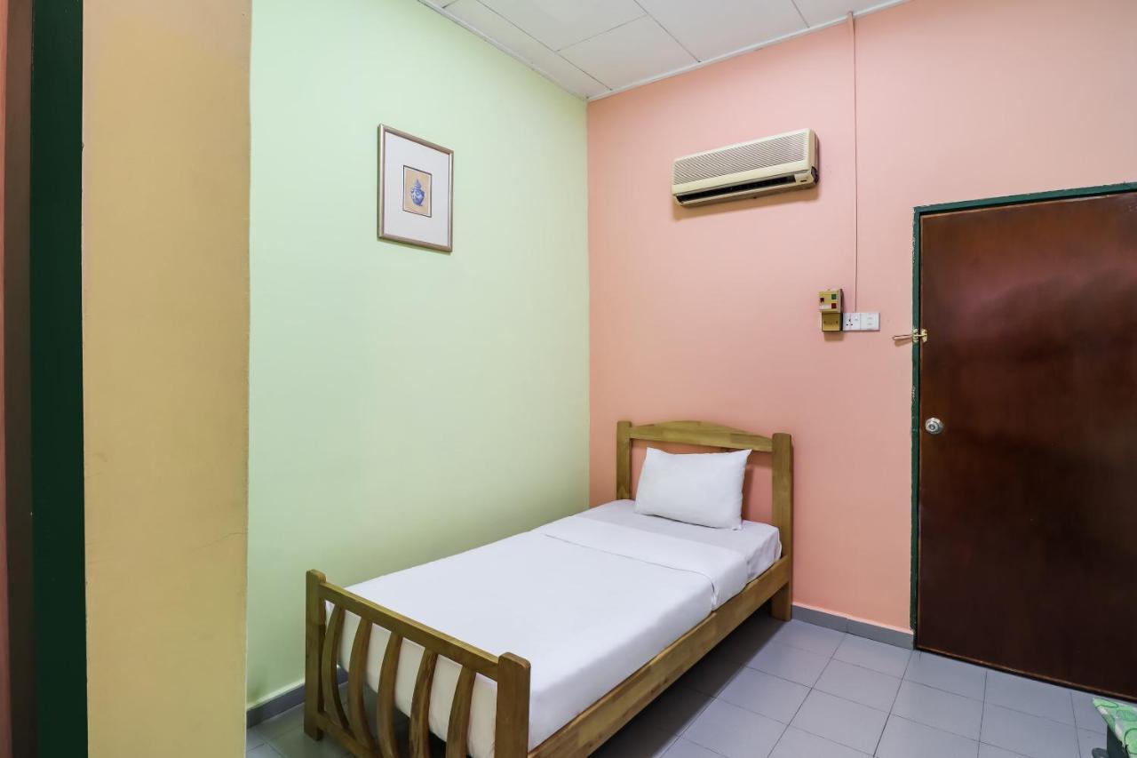 Oyo 89584 Hotel Sahara Kuala Kubu Bharu Buitenkant foto