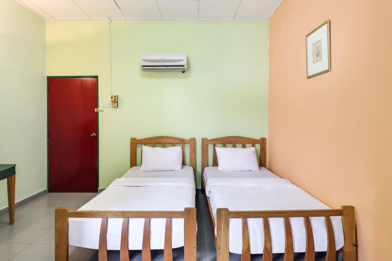 Oyo 89584 Hotel Sahara Kuala Kubu Bharu Buitenkant foto